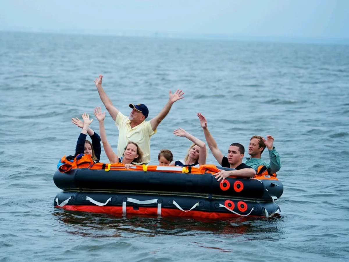 Switlik SAR-6 Transoceanic life raft